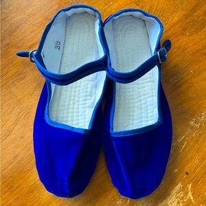 brand new blue suede ballet flats size 6